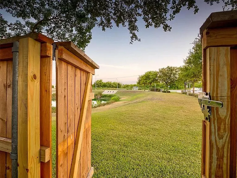 1109 Traci Michelle Dr — Photo 18