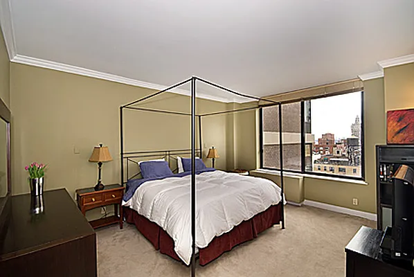 Sold by In New York Realty | media 16