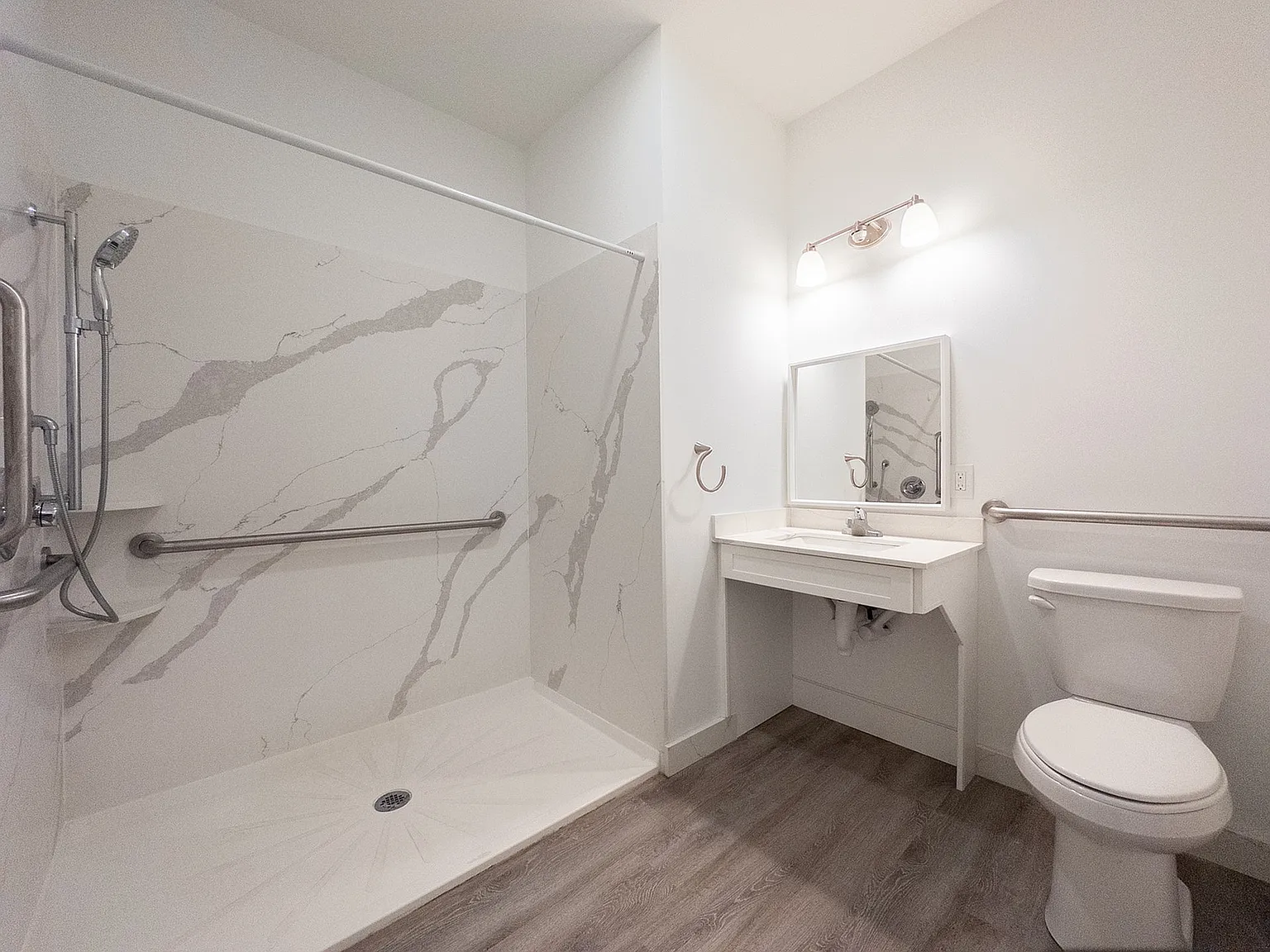 Mount Laurel Manor Apartments — Photo 4