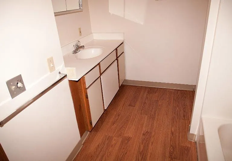 Portage Terrace — Photo 14