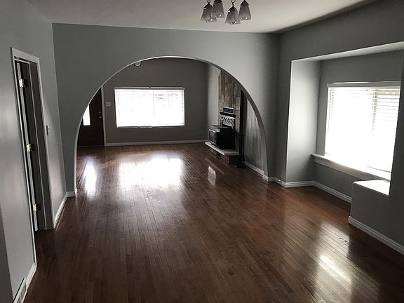 4th image of 147 E Truman Ave