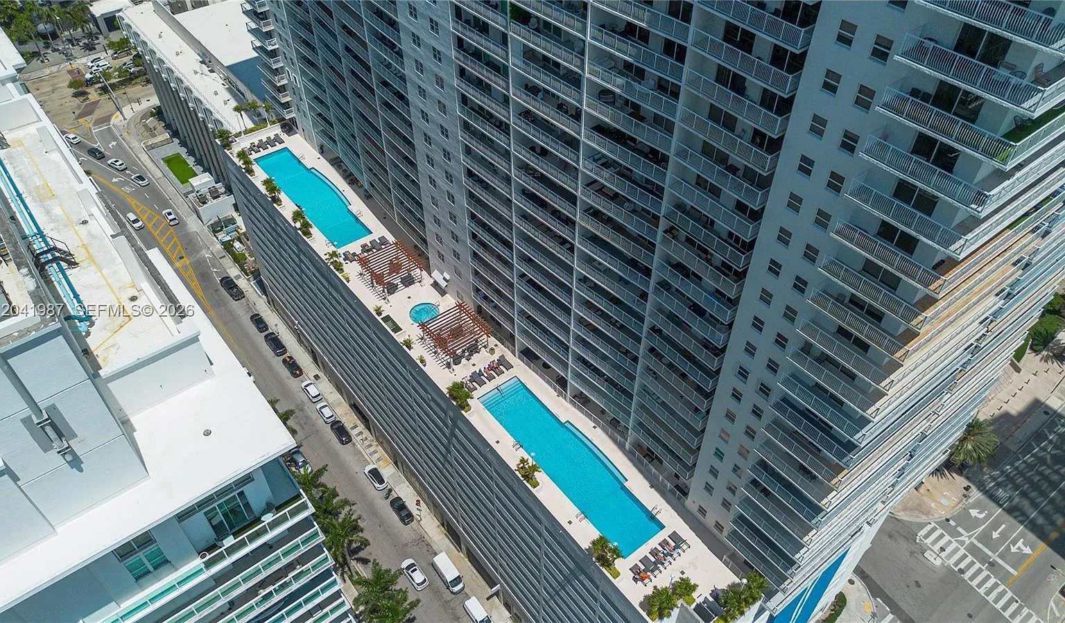 The Club At Brickell Bay — Photo 2