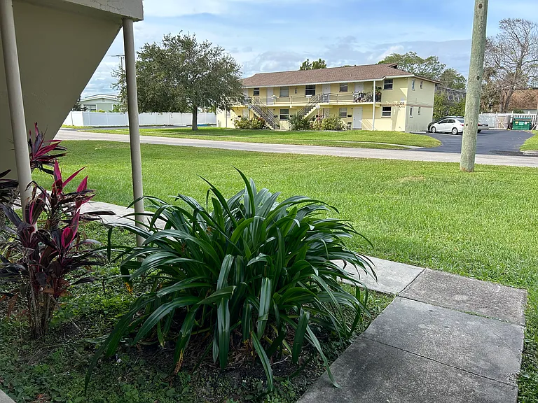 333 Orange Blossom Dr #A — Photo 7