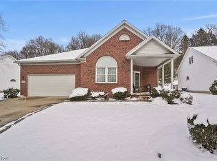 704 N Ridgecliff St, Tallmadge, OH 44278