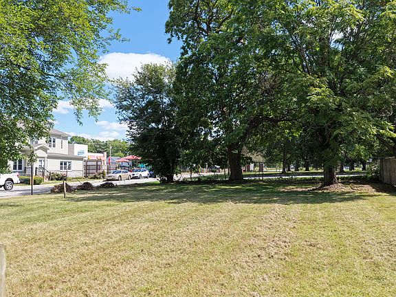 2nd image of 551 Locust St
