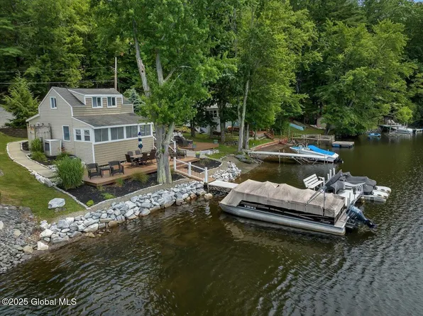56 Harriman Rd Extension, Averill Park, NY 12018