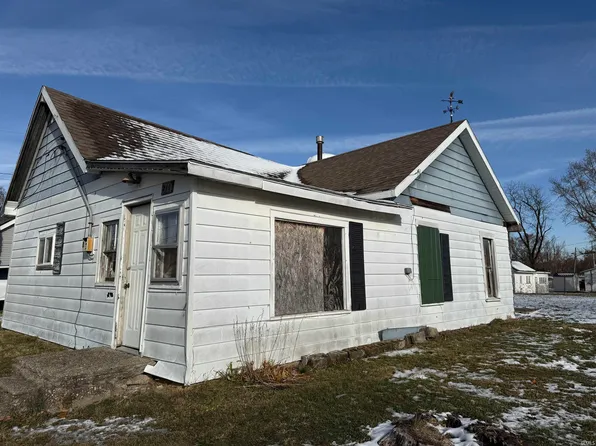 210 W Center St, Dunkirk, IN 47336