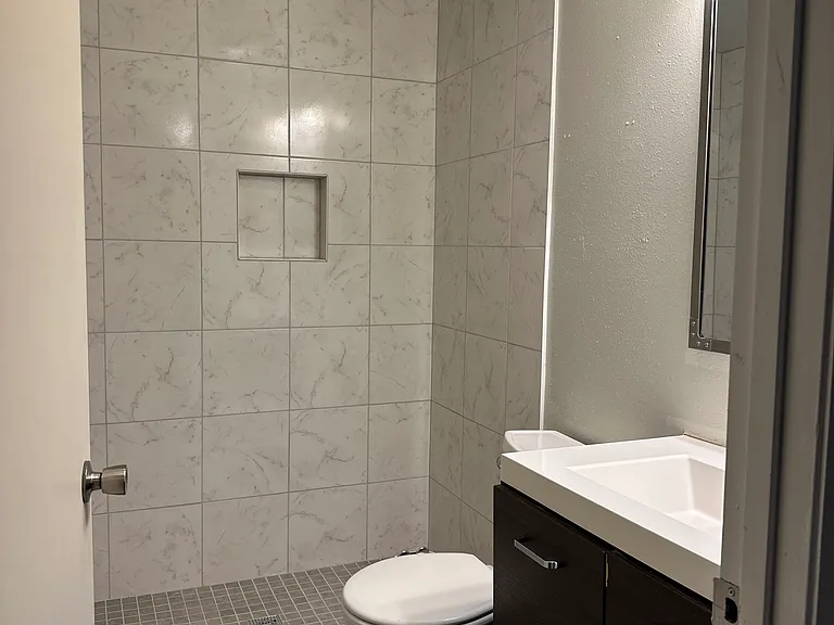 1118 SW Castle Heights Ter — Photo 10