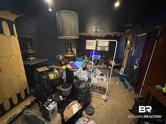 4th image of 4117 Rebecca Rd