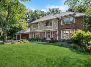 1930 Safari Trl, Eagan, MN 55122