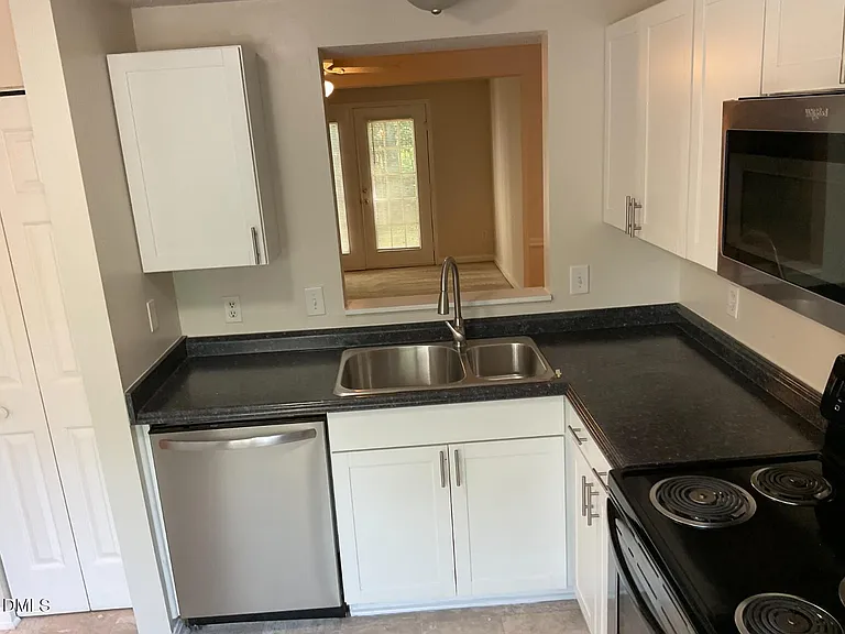 101 Luxon Pl — Photo 10