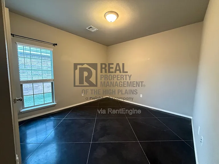 7620 Legacy Pkwy — Photo 12
