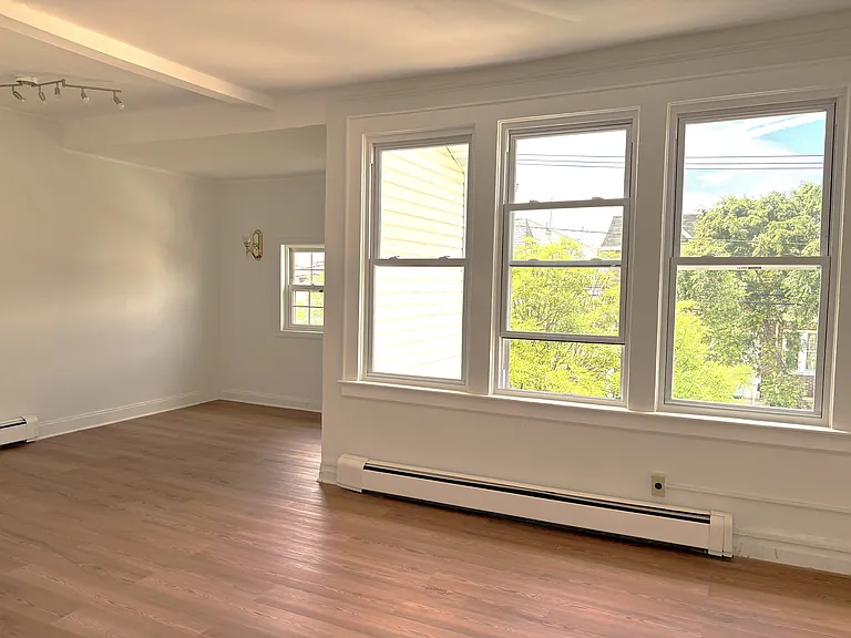 Large Living Room with Lots of Light