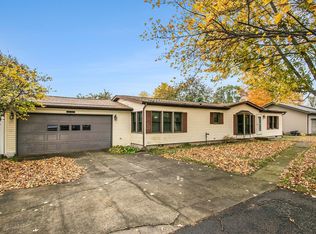 13426 N Hillside Dr, Syracuse, IN 46567