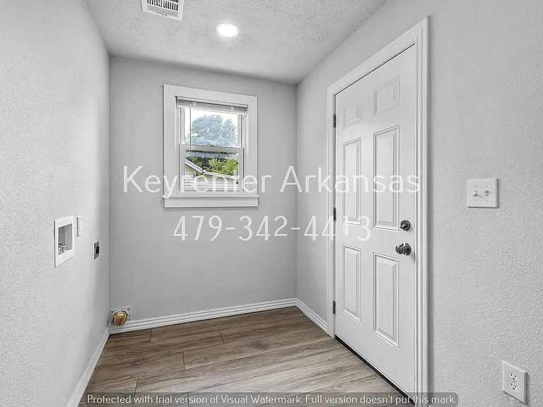 305 S Little Ave — Photo 22