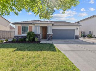 1066 Jade Way, Lemoore, CA 93245