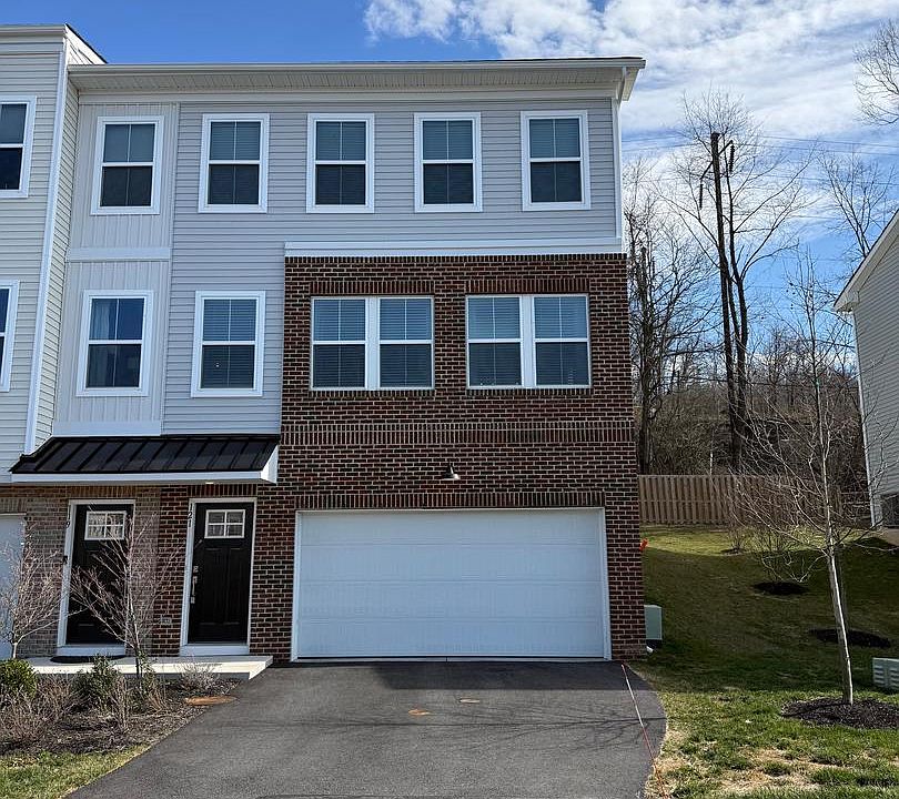 1st image of 121 Four Leaf Dr