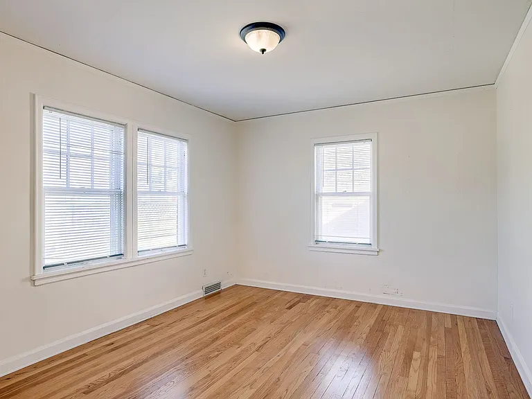 558 S 34th St — Photo 13