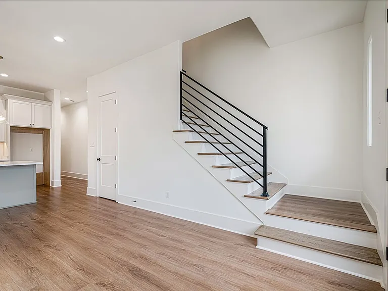 5472 Park Ave — Photo 11