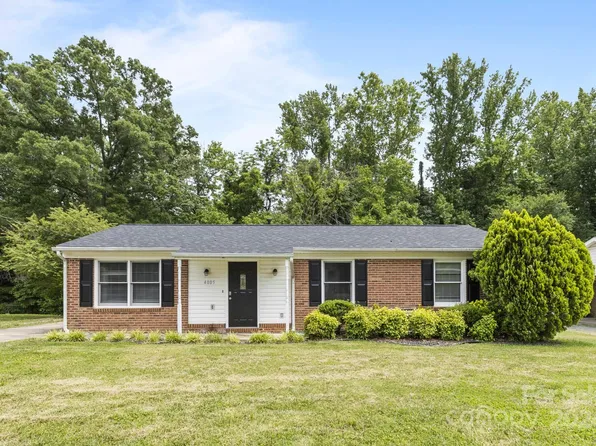 4805 April Dr, Gastonia, NC 28056