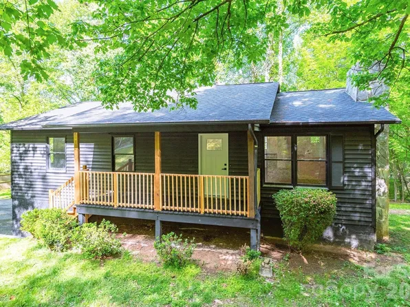 4 Smokey Mountain Dr, Swannanoa, NC 28778