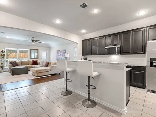 6218 Hightower St, Aubrey, TX 76227