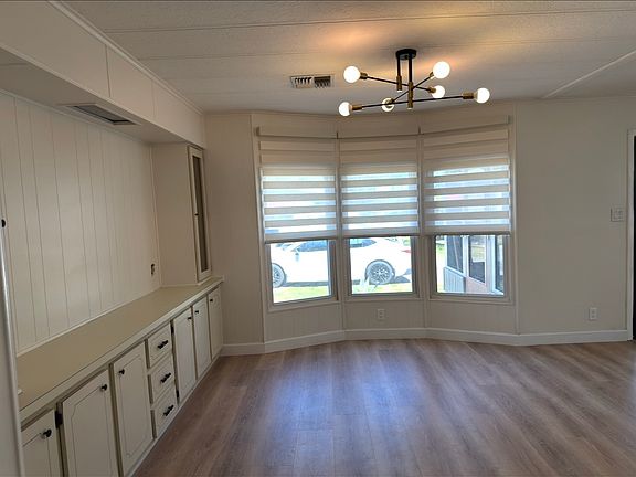 3rd image of 2600 Harden Blvd #81