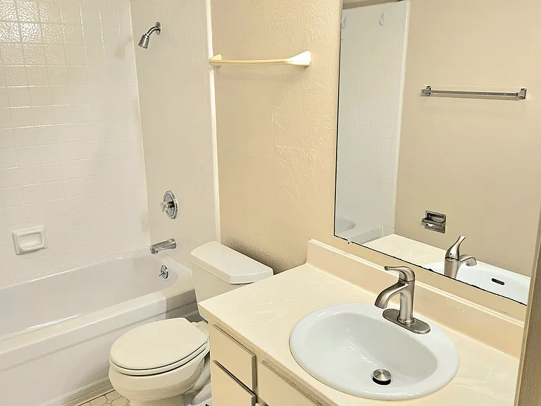 4217 McKellar Ln — Photo 5