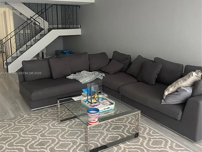 613 NE 26th Ave #613 — Photo 5