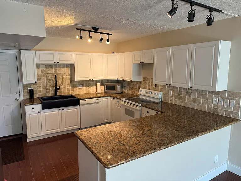 725 Hummingbird Way #210 — Photo 15