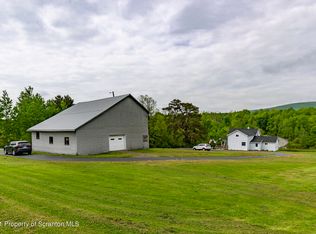 227 Stanton Dr, Waymart, PA 18472