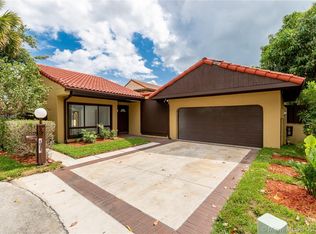 1035 NE 203rd Ter, Miami, FL 33179