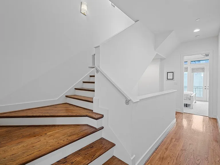 1804 Prospect St — Photo 35