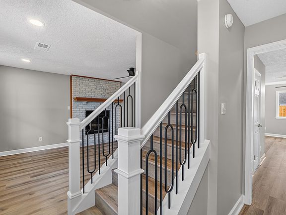 4th image of 483 E Brick Dr