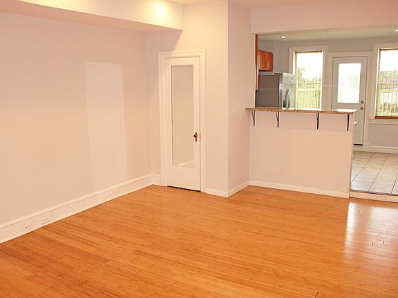 Spacious living room