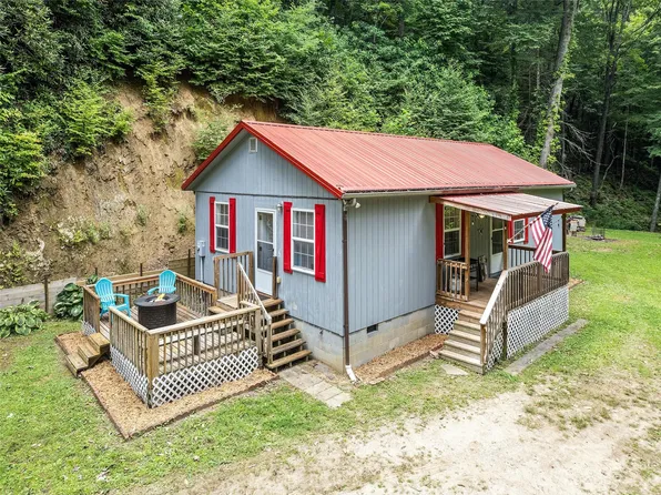 70 Cardinal Ln, Clyde, NC 28721
