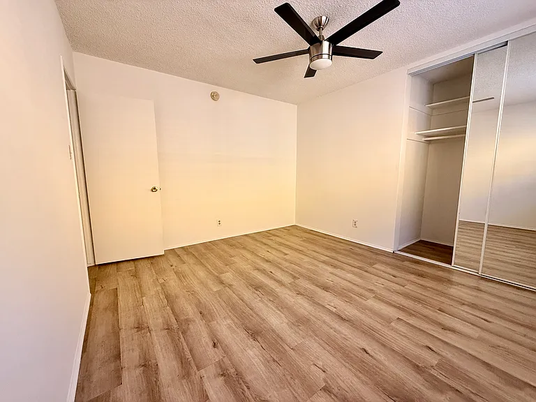 12002 Hart St #2 — Photo 24