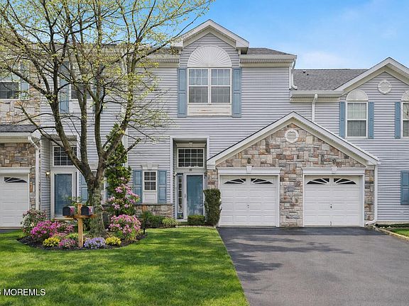 2nd image of 18 Bridge Pointe Drive #18