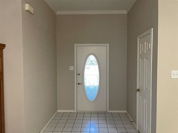 2nd image of 1116 Roundrock Dr