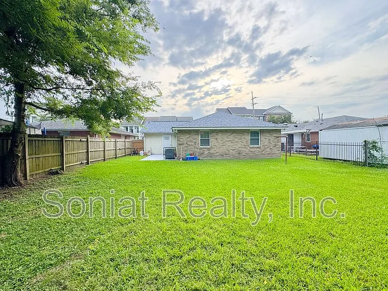 4019 Hamburg St — Photo 15