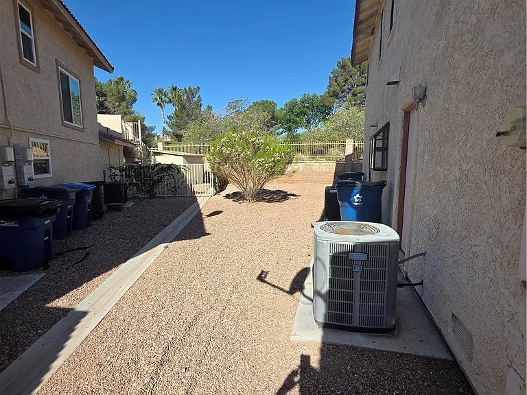 4801 Fiesta Lakes St — Photo 11