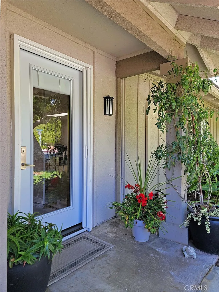 3 bed, 1181 sqft, $3,800 — Photo 2