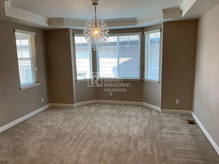 5028 S Versailles Cir — Photo 8