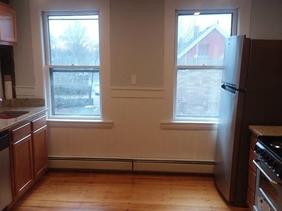4th image of 240 Washington St #3