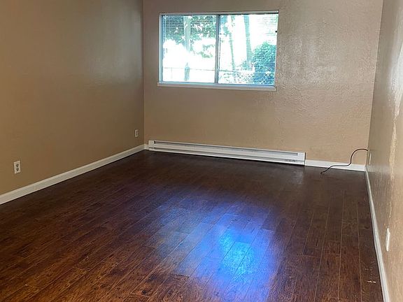 4th image of 4014-4040 Arleta Ave NE #4038