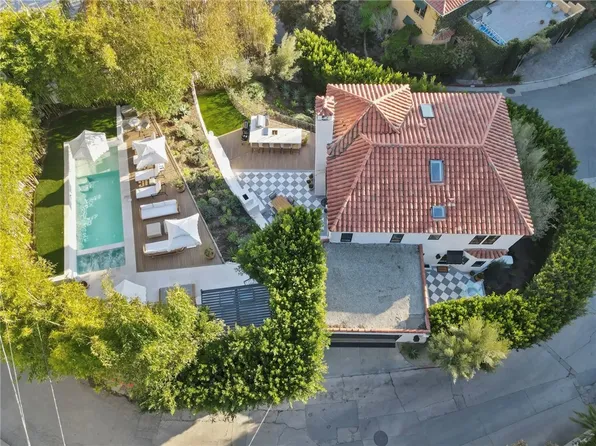 8650 Hillside Ave, Los Angeles, CA 90069