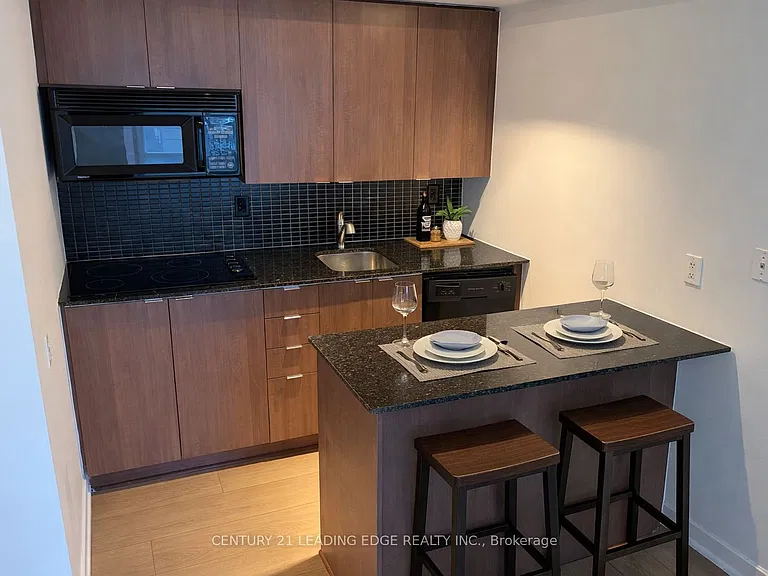 8 Colborne St #1103 — Photo 6