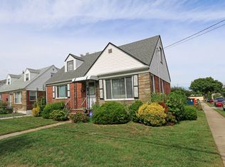 378 Old Country Rd, Mineola, NY 11501