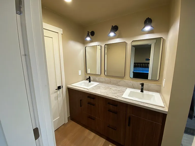 1199 Arden Dr — Photo 7