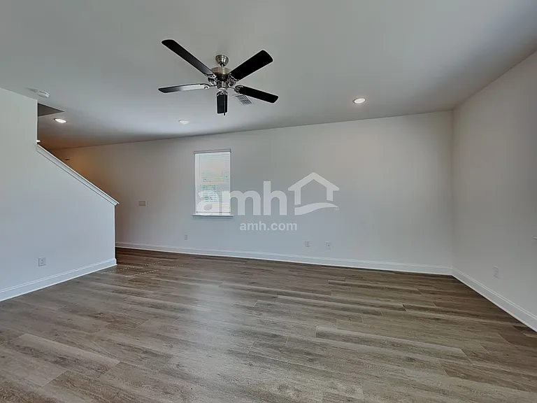 1219 Livengood Way — Photo 6